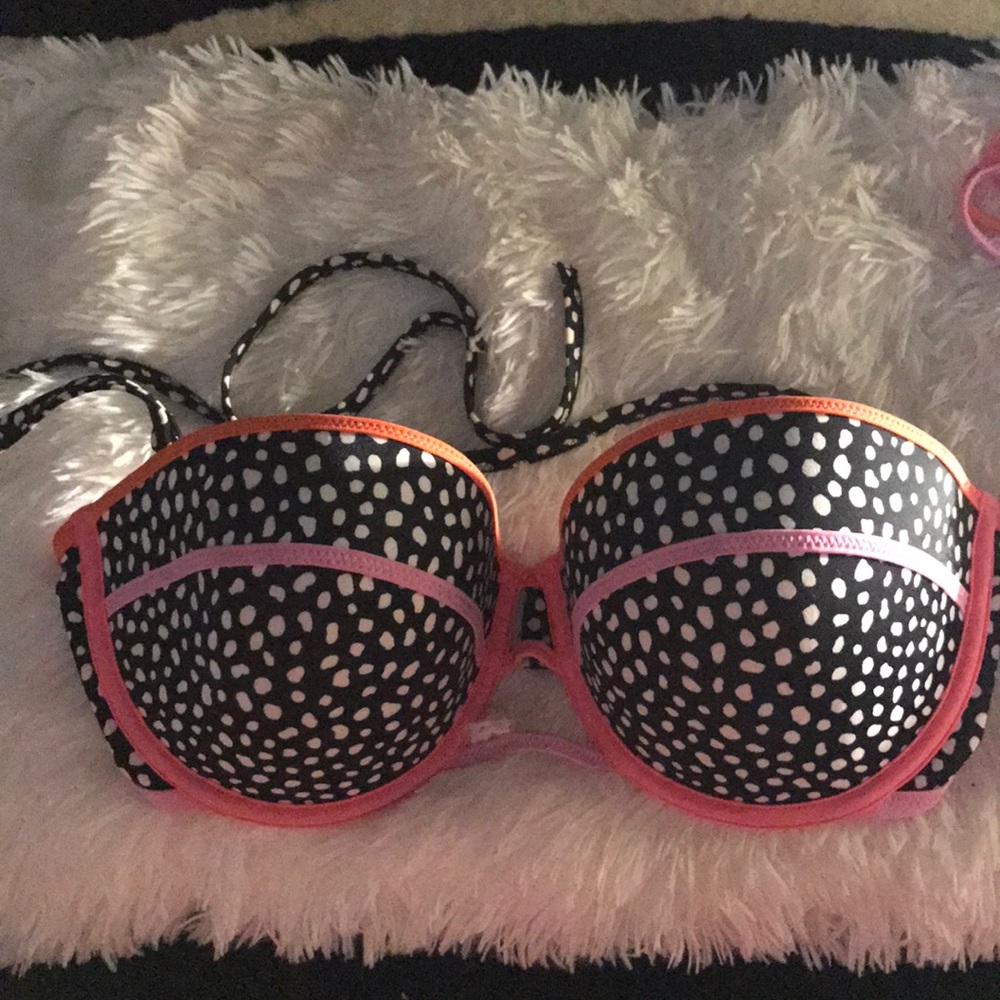 2 piece Victoria's Secret swim suit. Top 34/DD med